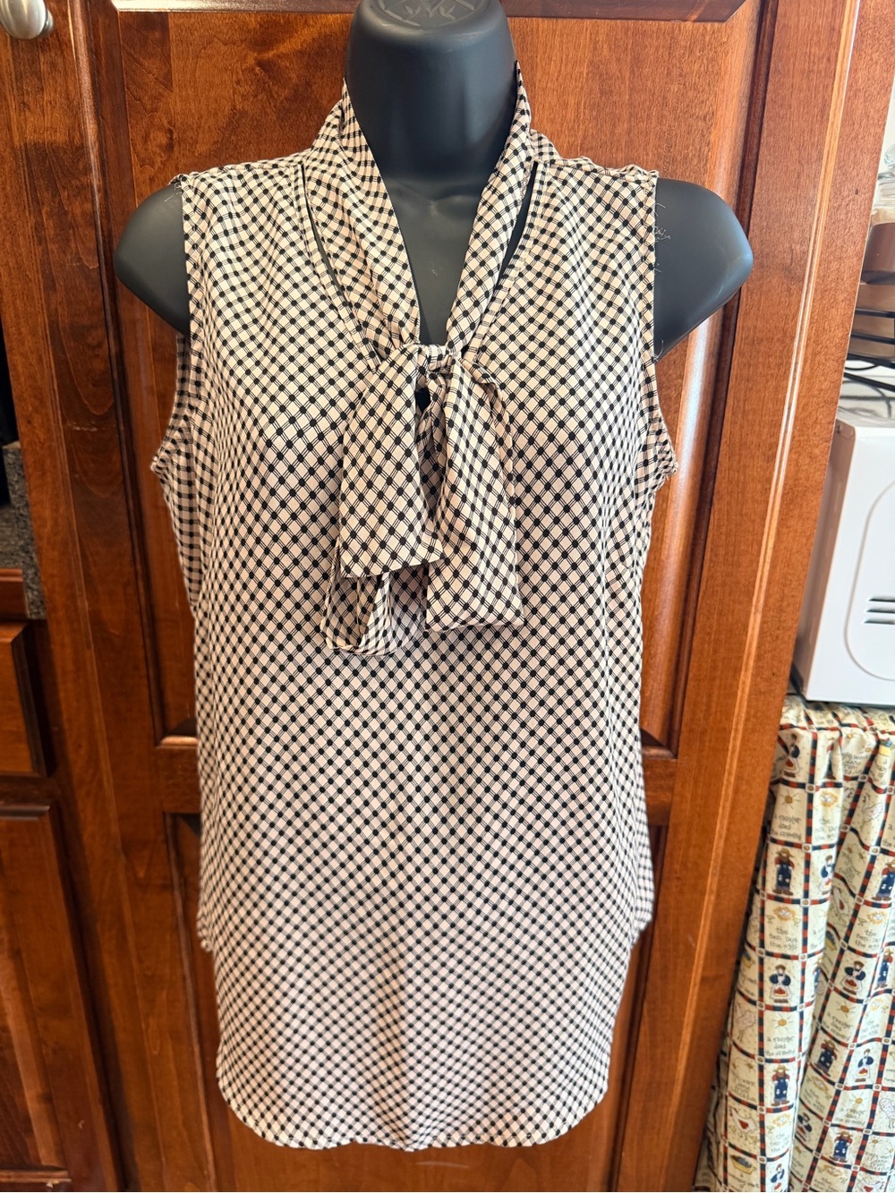 Adrianna Papell Black and Cream Sleeveless Tie-Neck Blouse